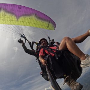 Parapente y senderismo. ¡Vehículo!